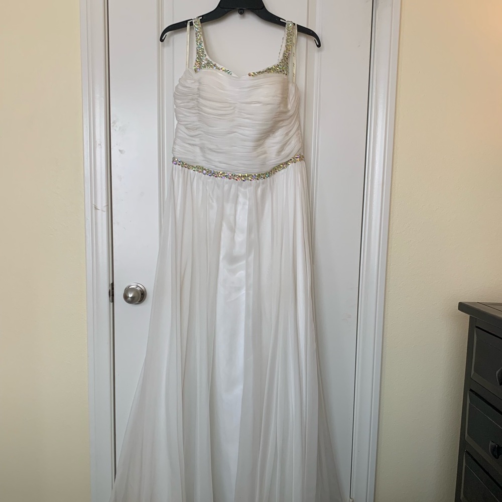 White Long Wedding/Prom Dress